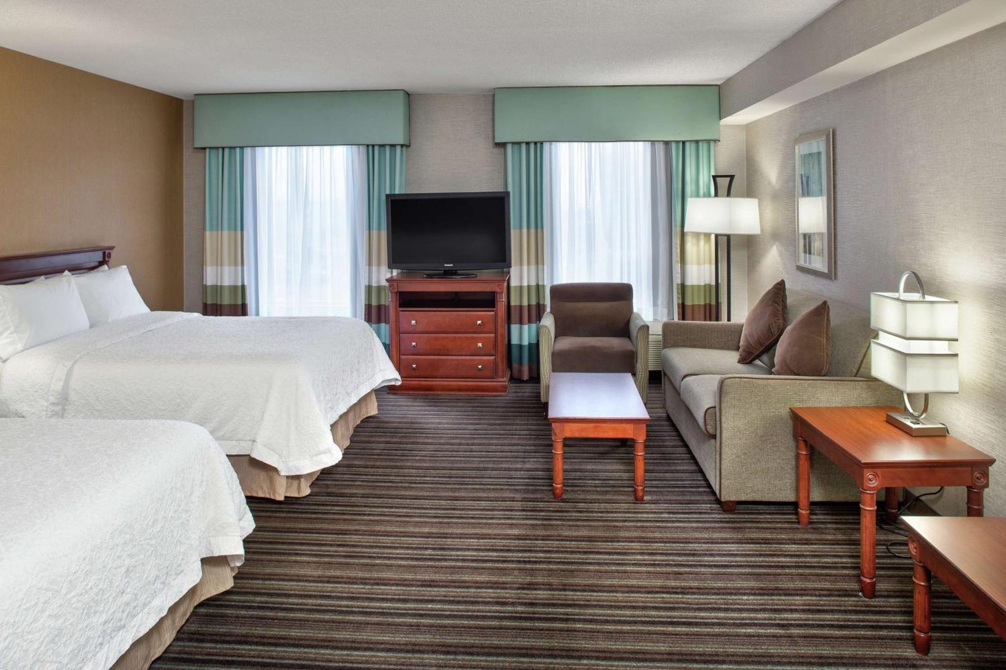 Hampton Inn & Suites By Hilton Toronto Airport Миссиссага Экстерьер фото