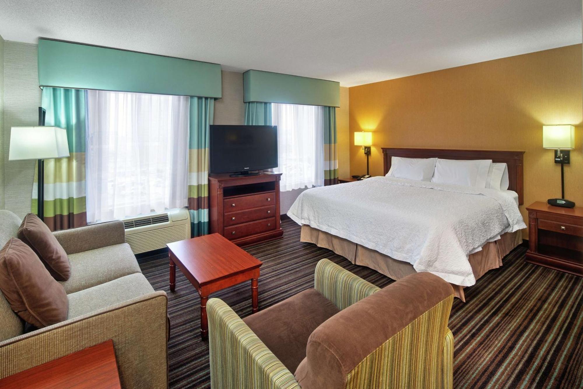 Hampton Inn & Suites By Hilton Toronto Airport Миссиссага Экстерьер фото